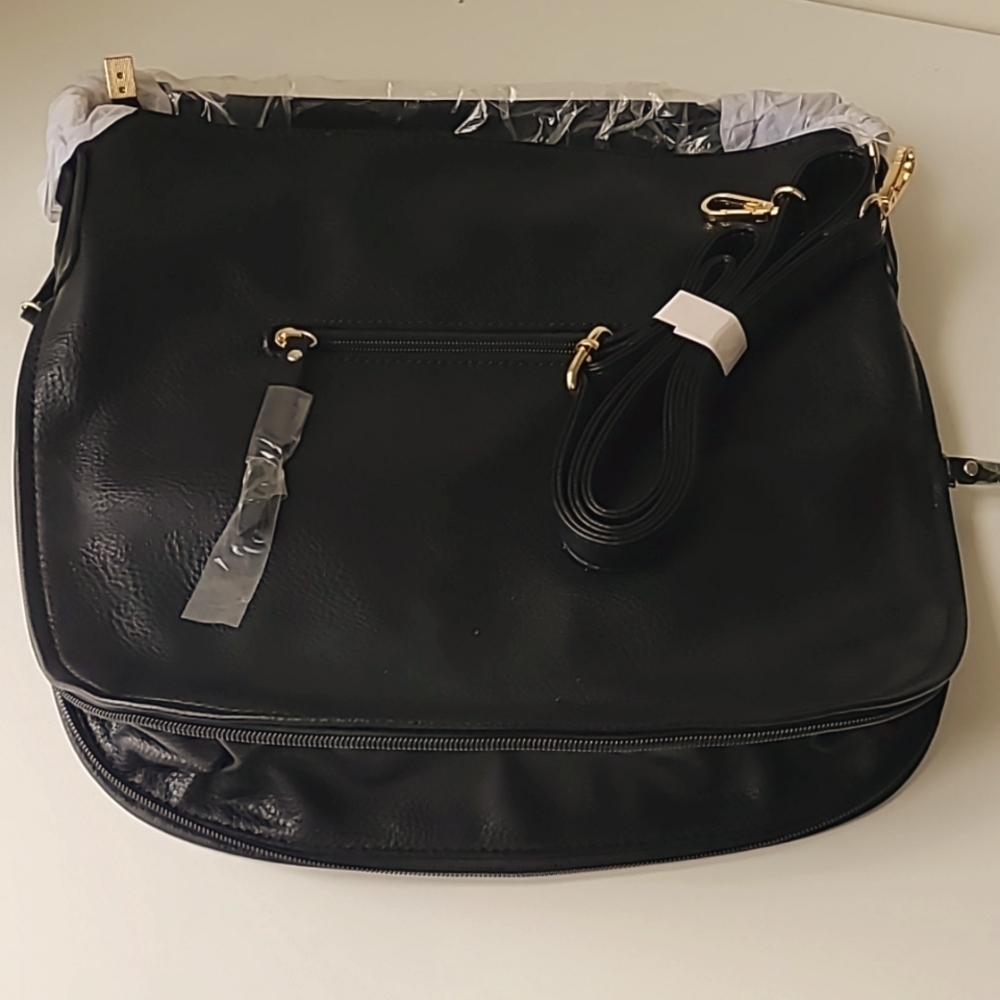 Elegant Black Leather Shoulder Bag
